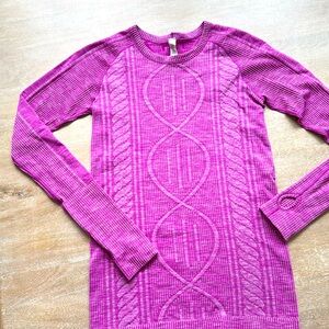Lululemon long sleeve top in purple. Size 6